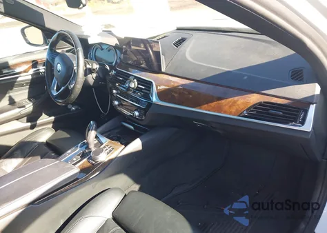 2018 BMW 540I xDrive z USA, uszkodzony, nr VIN WBAJE7C55JWD52074